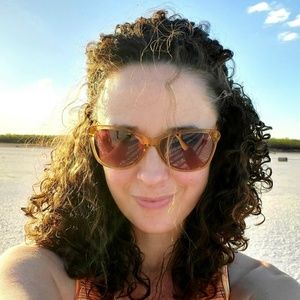 Meet your Posher, Carrie